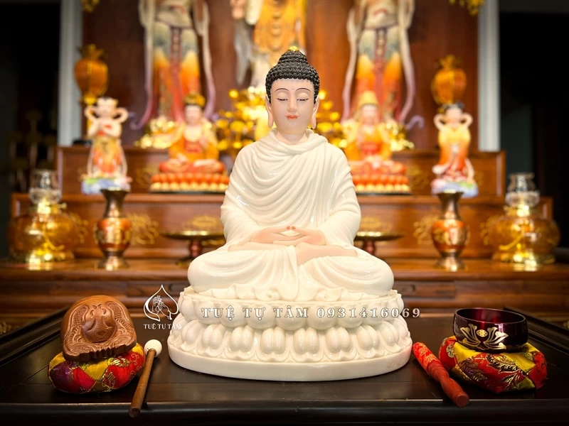 Tượng được chế tác vô cùng tinh xảo, ấn tượng