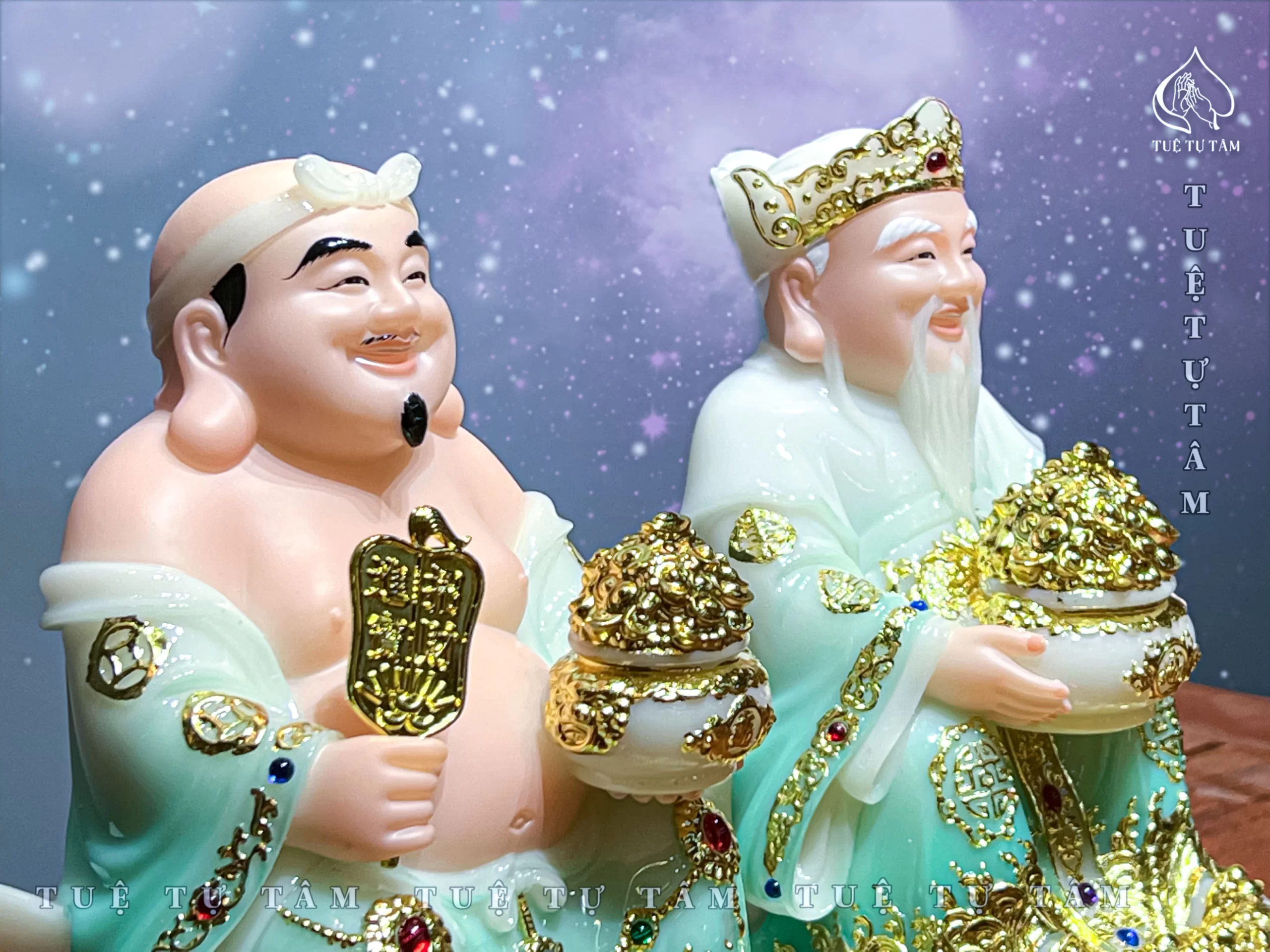 Thờ cùng Ông Địa Thần Tài đá xanh thố tiền đế tròn của Tuệ Tự Tâm sẽ đem lại những điều tốt lành cho gia chủ