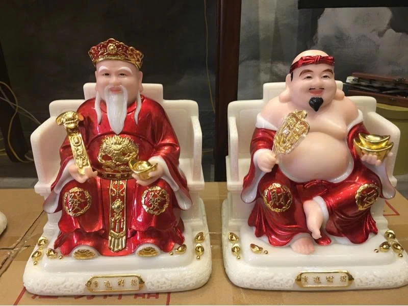 Sản phẩm tượng Tài Địa mộc bột đỏ bóng cao cấp với vẻ ngoài ấn tượng, bắt mắt của Tuệ Tự Tâm
