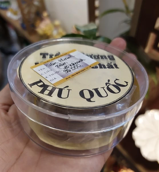 Sản phẩm Trầm Khoanh Phú Quốc tại cửa hàng Tuệ Tự Tâm
