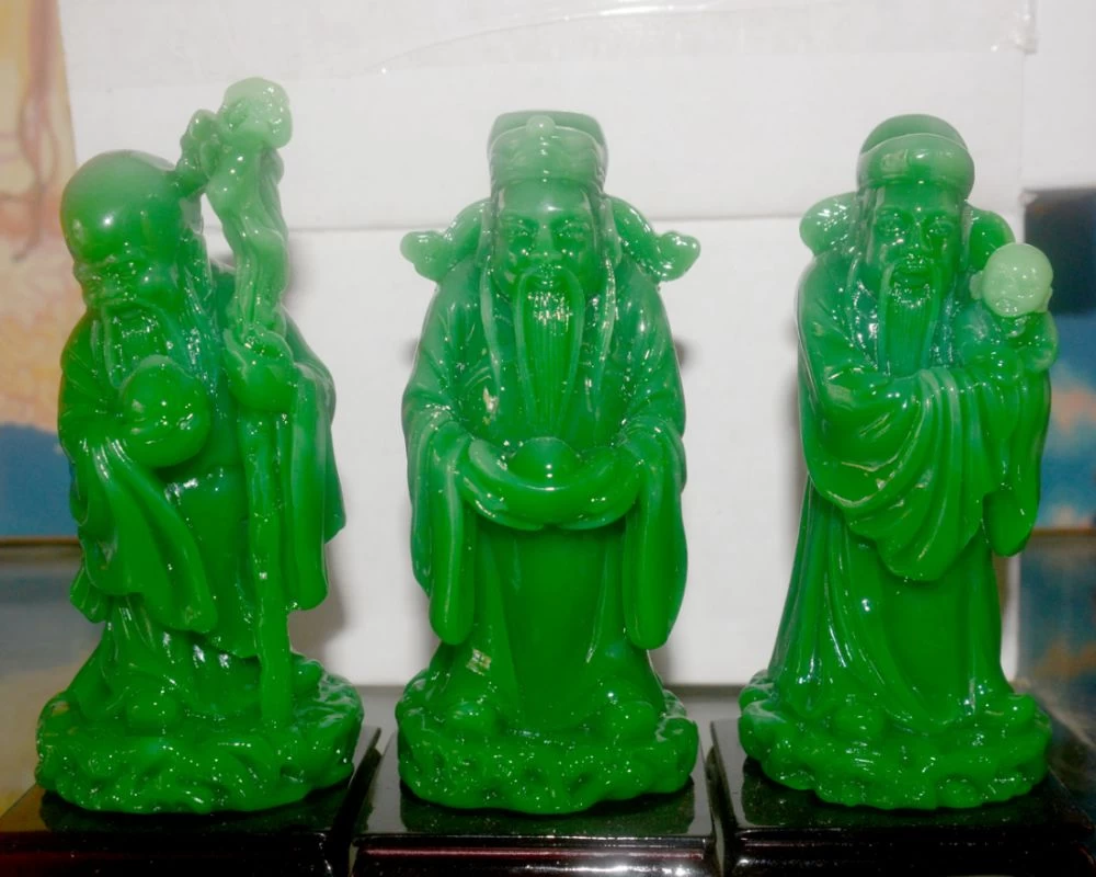 Mẫu tượng Phúc Lộc Thọ làm bằng đá ngọc màu xanh lá