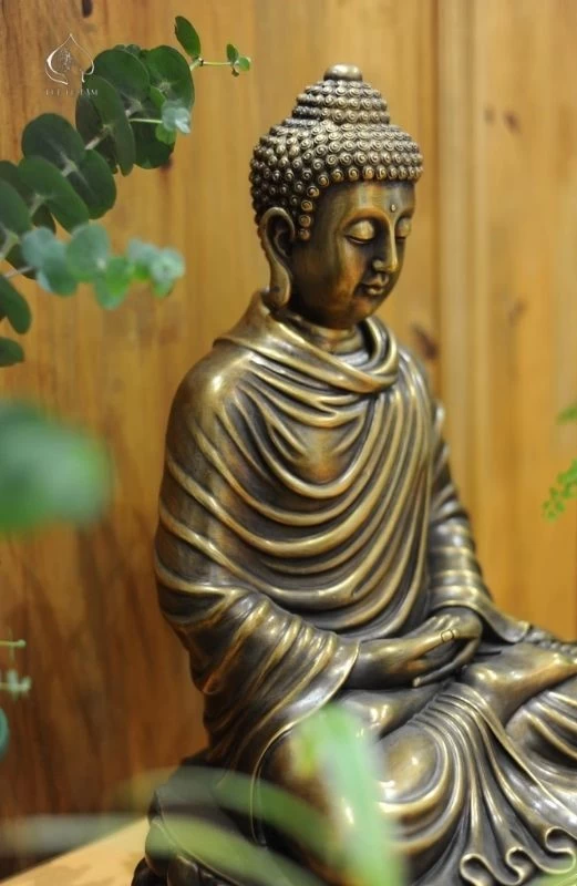 Tượng Phật Thích Ca Mâu Ni đang ngồi thiền