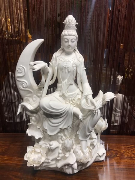 Quan Âm Thuỷ Nguyệt Bạch Định