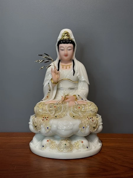 Quan Âm đá trắng