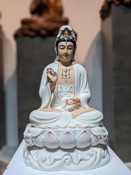 Quan Âm sứ 051 trắng