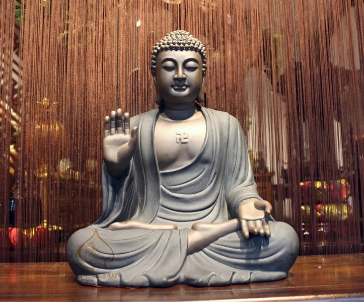 Tượng Phật Thích Ca Mâu Ni tử sa tay vô uý