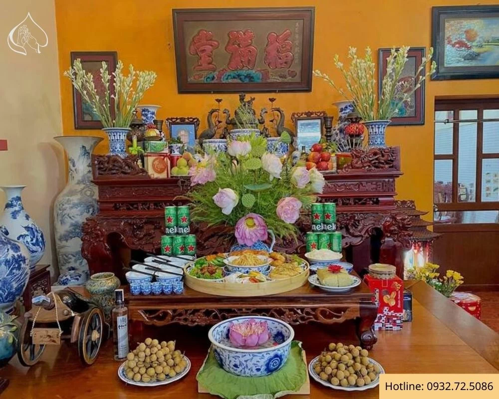 Bàn thờ gia tiên ngày tết
