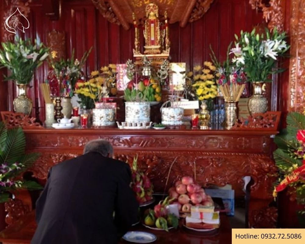 Bàn thờ ngày tết được trang trí đẹp mắt