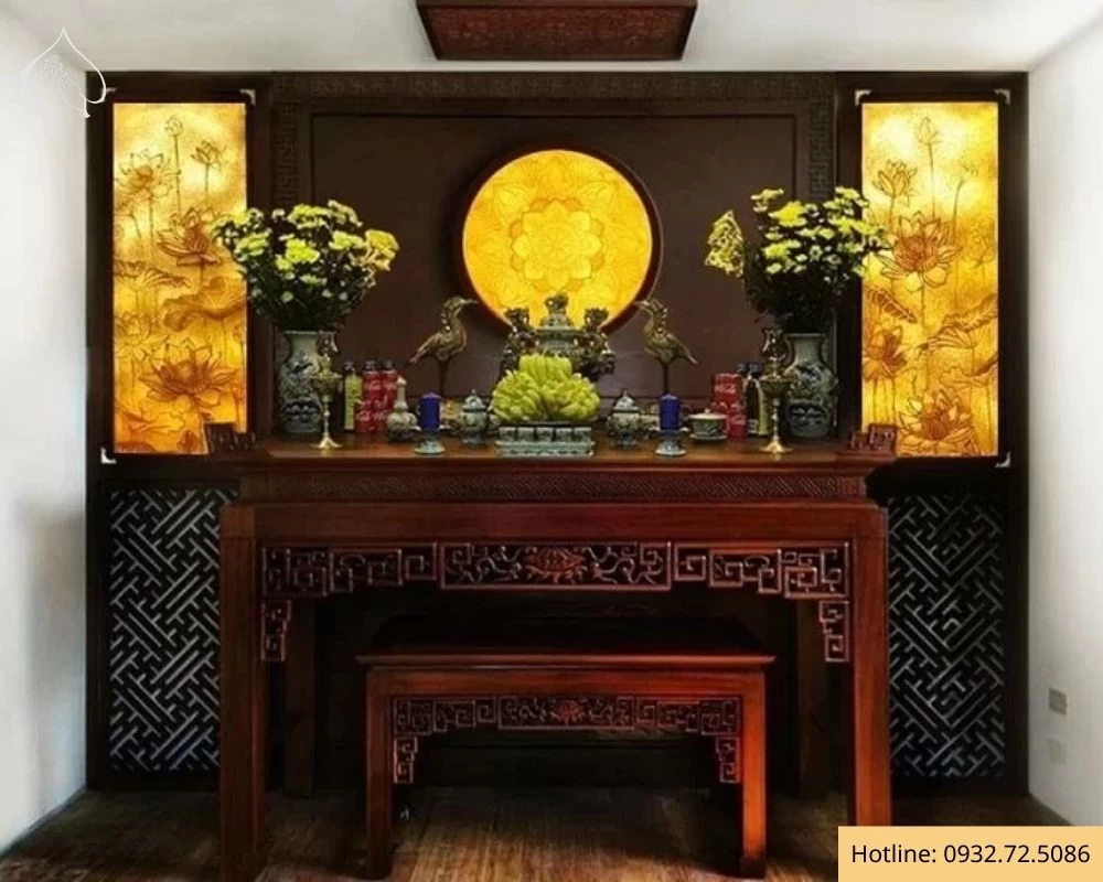 Bàn thờ gia tiên được trang trí có ý nghĩa