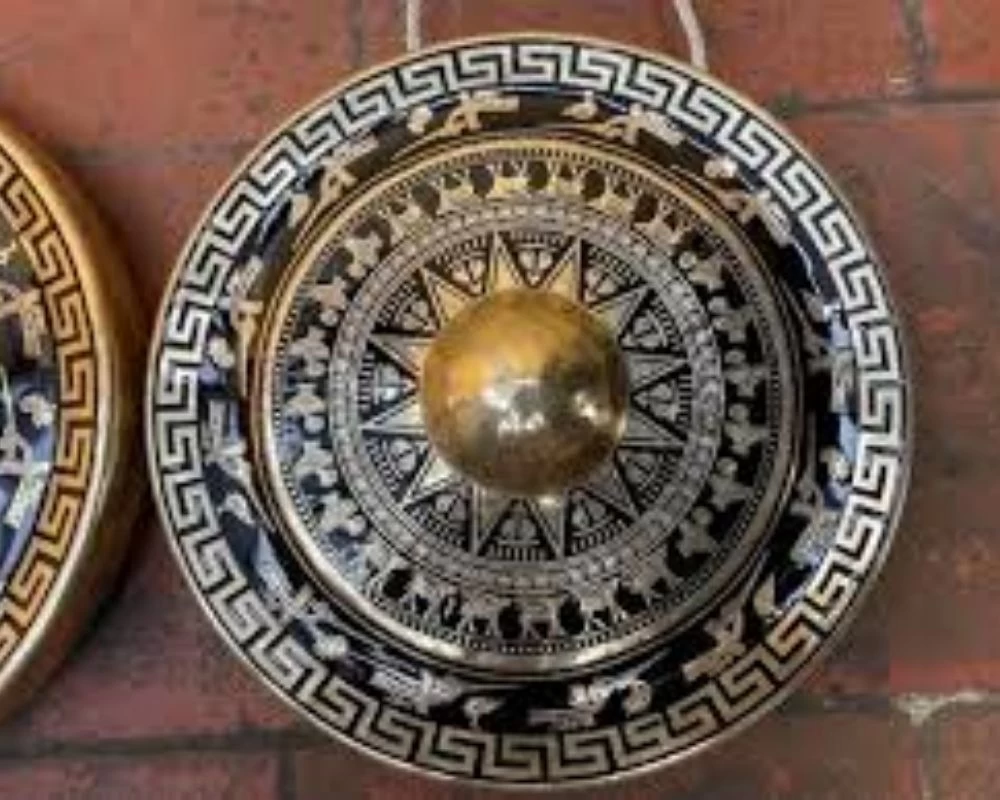 Chiêng đồng  phong thủy