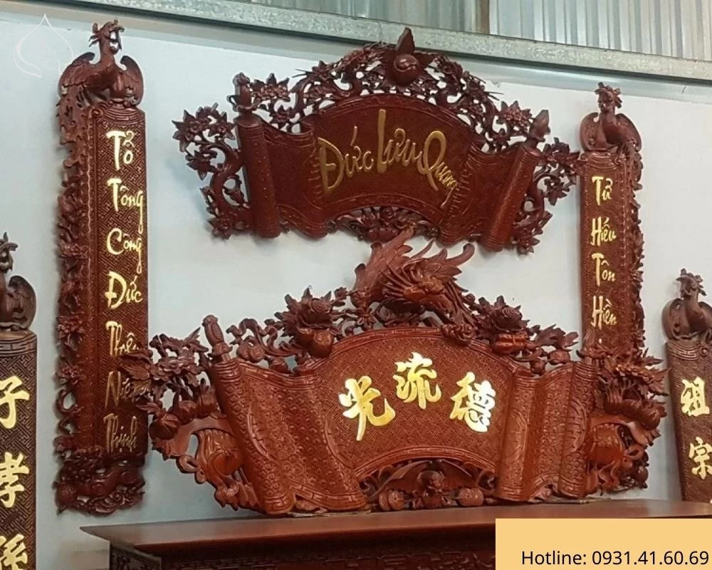 Hoàng phi câu đối cho bàn thờ gia tiên