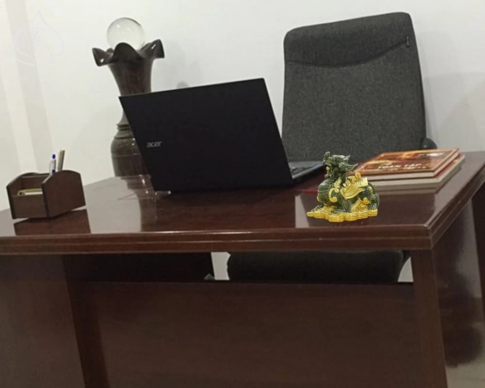 Cách đặt tỳ hưu trên bàn làm việc thu hút năng lượng