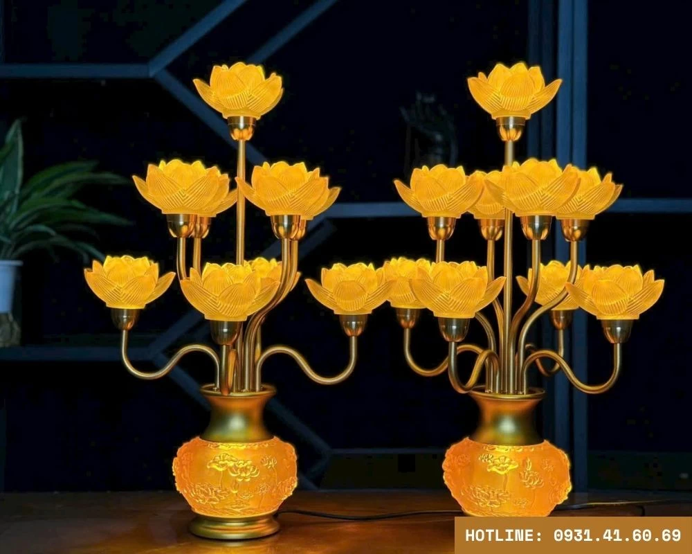 Đèn 9 bông sen màu vàng 