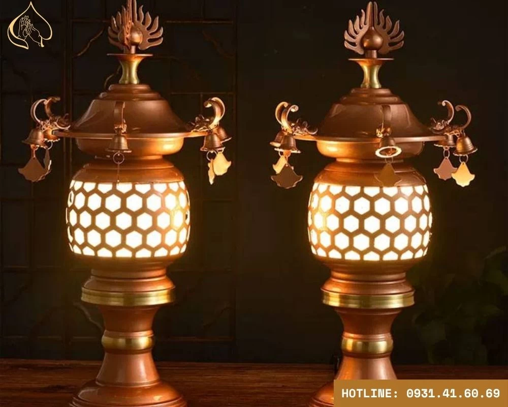 Đèn thờ Thổ Địa bằng đồng