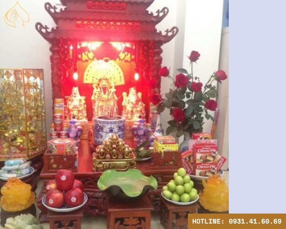 Mẫu đèn trang trí bàn thờ ông Táo quả nhót. 