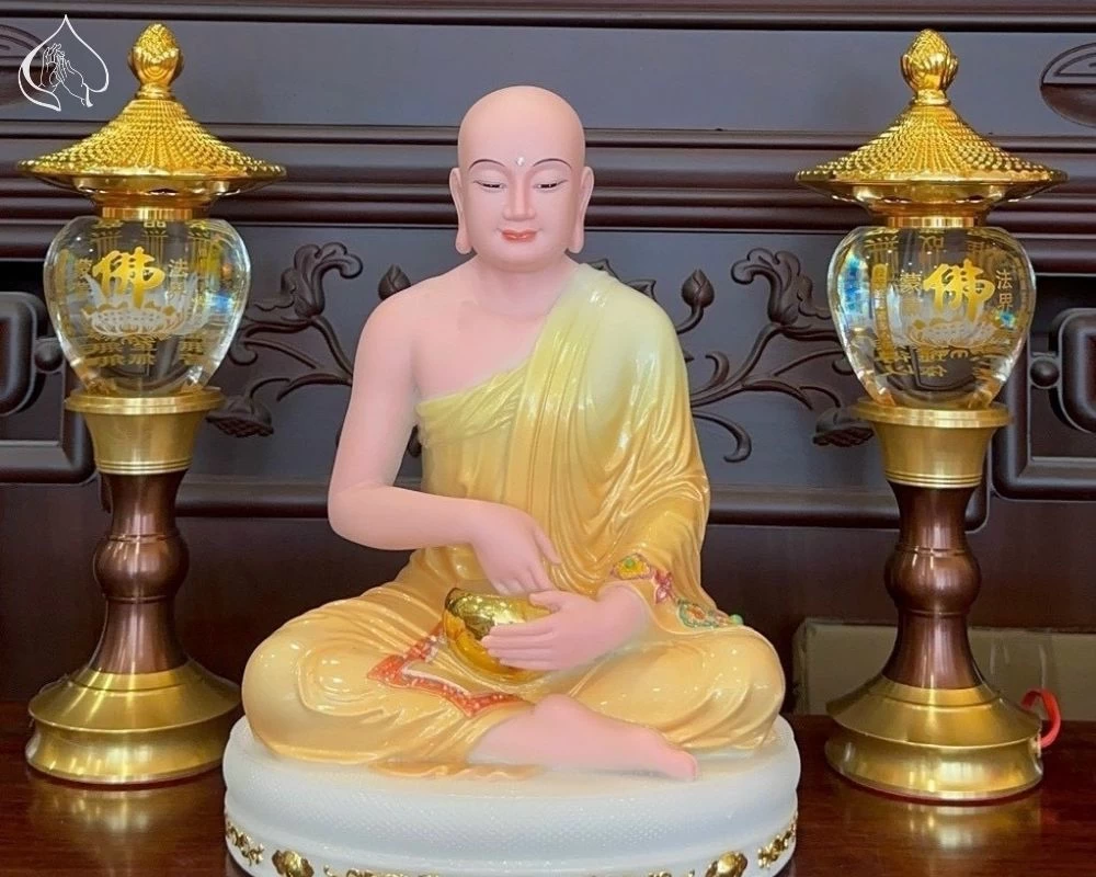 Tượng Thánh Tăng Sivali bột đá màu vàng