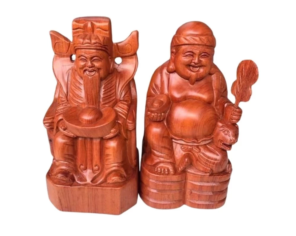 Bức tượng Thần Tài Thổ Địa bằng gỗ