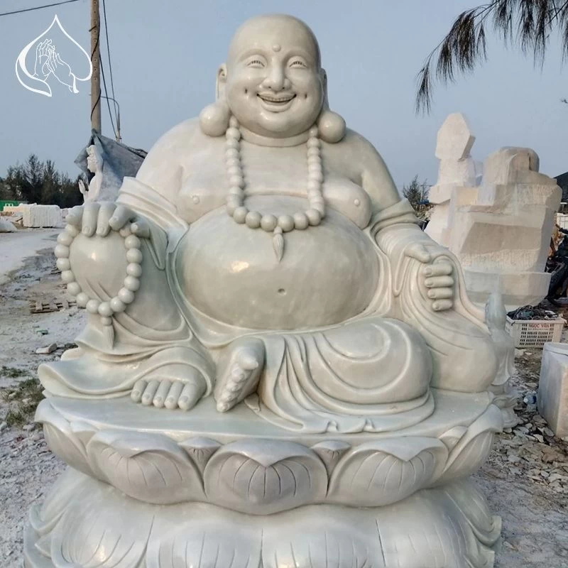 Tượng Di Lặc  cầm vòng chuỗi