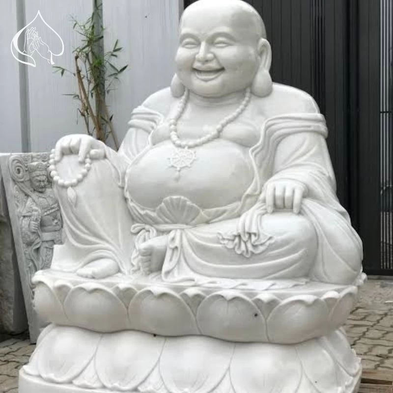 Tượng Di Lặc ngồi bằng đá