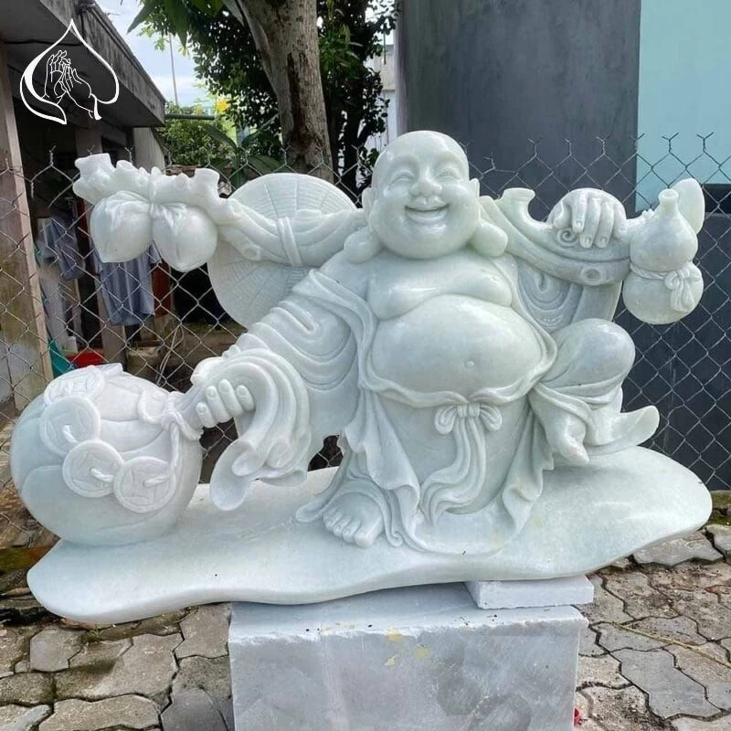 Tượng Phật Di Lặc mang cành Đào