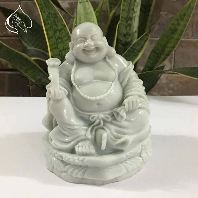 Tượng Phật Di Lặc với gậy như ý