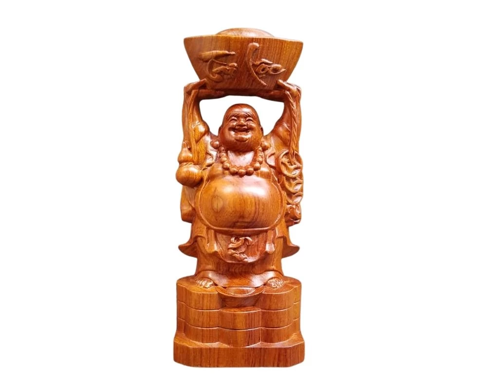Bức tượng Di Lặc bằng gỗ hai tay cầm thỏi vàng