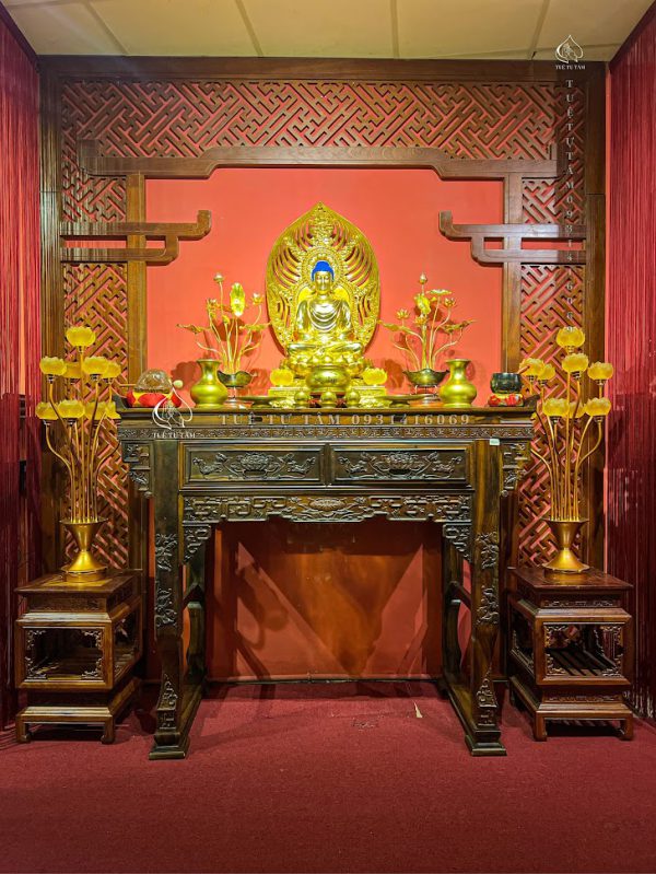 Bàn thờ Phật chạm sen