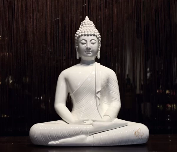 Tượng Bổn Sư Tịnh Tọa Không Sen có nhiều ưu điểm nổi bật
