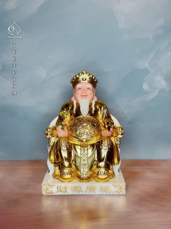 Tượng có chiều cao là 10 inch, tức là khoảng 25cm