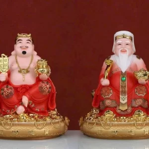 Tượng Tài Địa hoa y đỏ có thiết kế khá tinh xảo với màu đỏ bắt mắt, ấn tượng