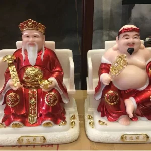 Sản phẩm tượng Tài Địa mộc bột đỏ bóng cao cấp với vẻ ngoài ấn tượng, bắt mắt của Tuệ Tự Tâm