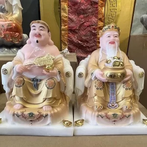 Tượng Tài Địa y vàng 4302 thố tiền với sắc vàng dịu mắt, các đường nét tinh xảo