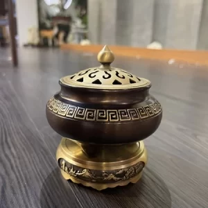 Sản phẩm Xông Trầm Đồng Nâu với vẻ ngoài sang trọng