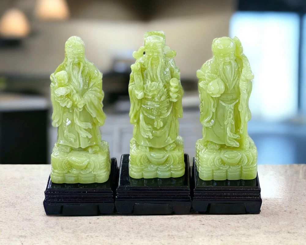 Tượng Phúc Lộc Thọ bằng đá không chỉ là một vật mang biểu tượng linh thiêng mà còn đem đến sự sang trọng cho không gian sinh hoạt