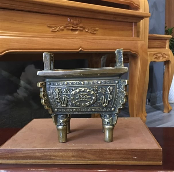 Bộ lư đồng để bàn thờ