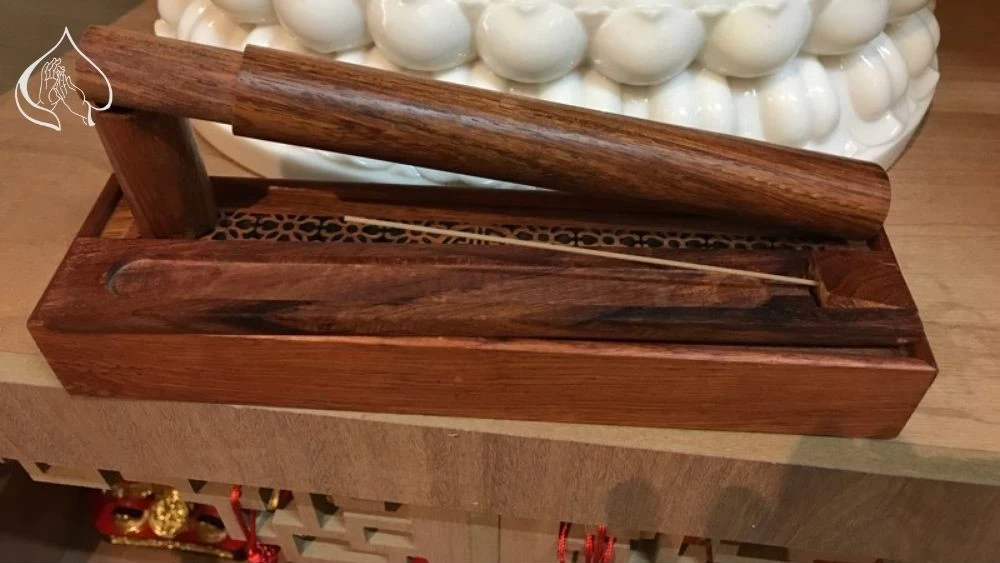 nhang trầm xông nhà